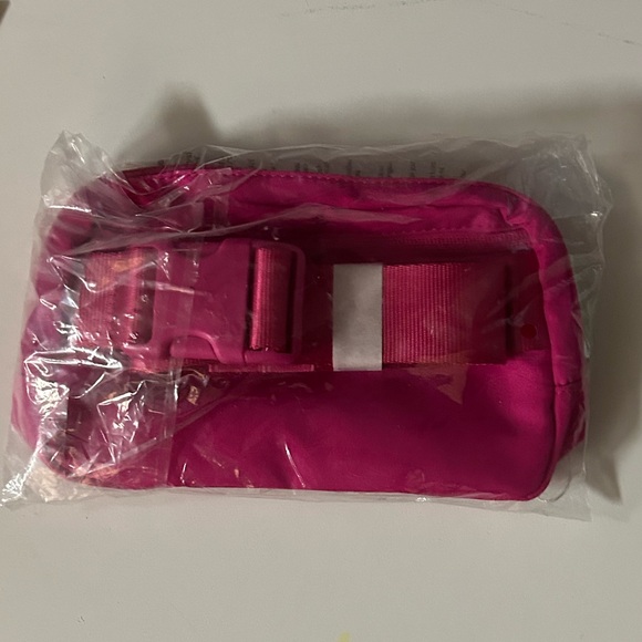 NWT unopened in original wrapping LuLuLemon Everywhere Belt Bag - Picture 6 of 6